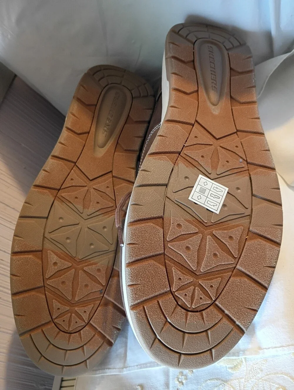 NWOT Skechers Swift Fit Shoes Hands-Free Mens  Relaxed Fit Memory Foam Sz 14 - Picture 2 of 7